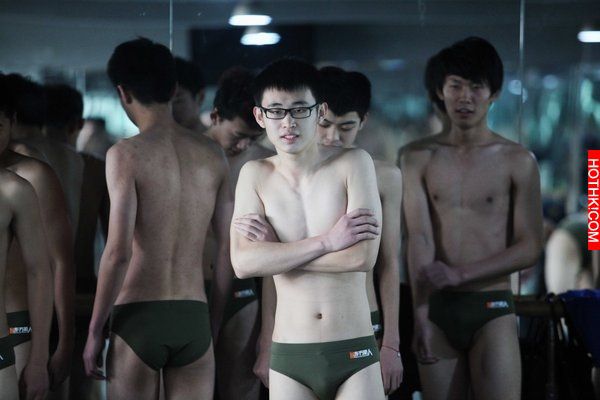 中國的藝考竟要求穿上比基尼！