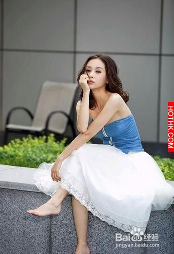 女星紅毯上走光照！「蕭薔」也太尷尬了吧...