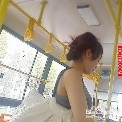 女星紅毯上走光照！「蕭薔」也太尷尬了吧...