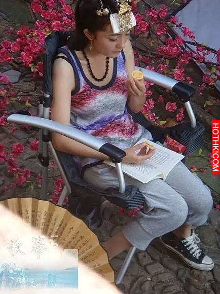 明星私底下在片場有多不堪....這些照片絕不能流出去！！尤其是楊冪和言承旭... ...