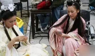 明星私底下在片場有多不堪....這些照片絕不能流出去！！尤其是楊冪和言承旭... ...