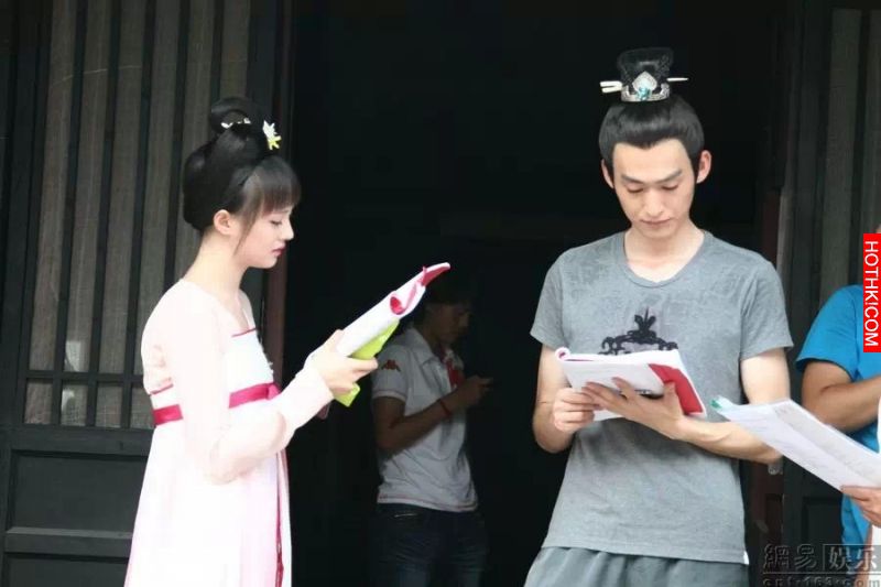 明星私底下在片場有多不堪....這些照片絕不能流出去！！尤其是楊冪和言承旭... ...