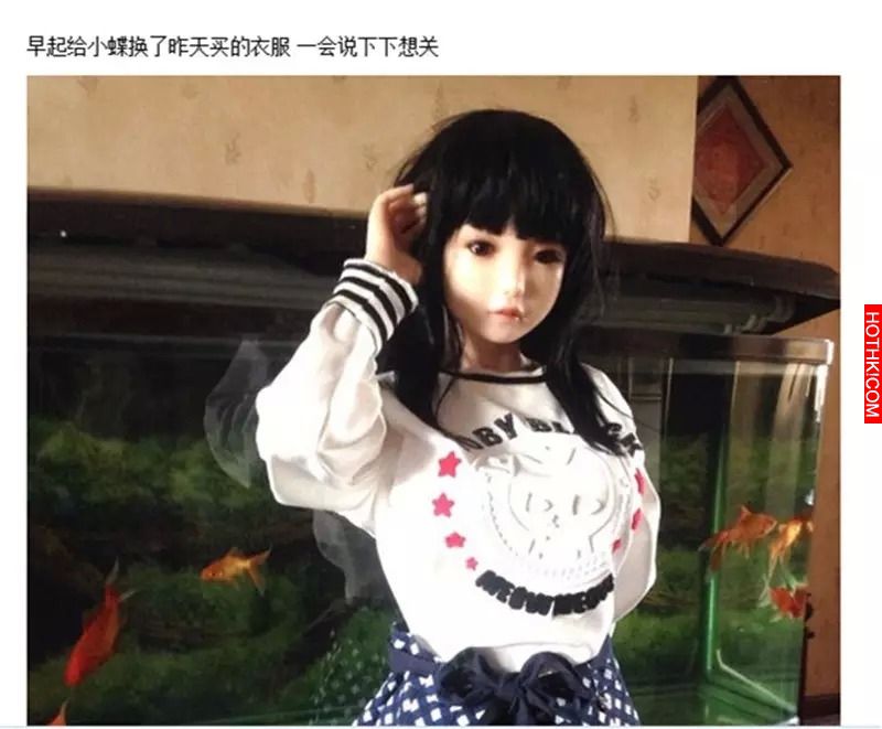一個男人和他的“充氣娃娃女朋友”一起生活的故事.....太重口味了！真人活不下去啊... ...