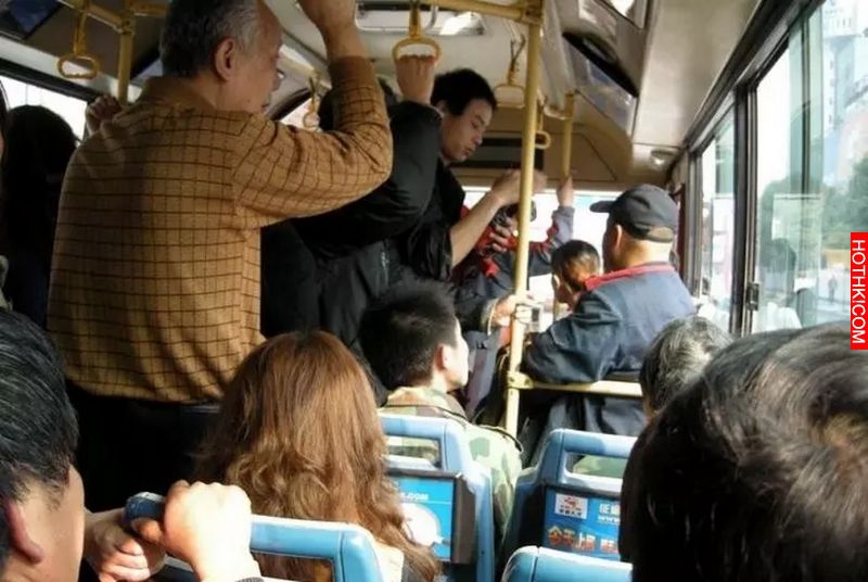 昨天在公車上發生了一件悲慘事件，起因只因為.....