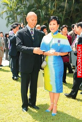 羅家英汪明荃：兩個癌症患者，18年真情守望，一場癌症終結18年的愛情長跑... ...