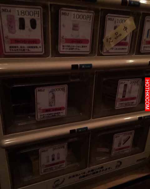 失意全身赤裸醒在奇怪旅館，事後才發現....幹要崩潰了！！！ ...