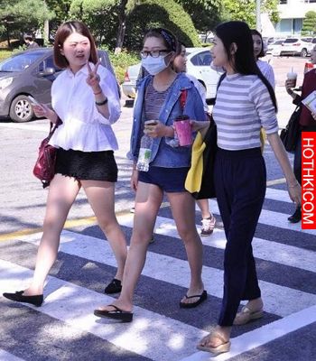 韓國街頭實拍．．．沒整形的女人們原來長這樣．．．