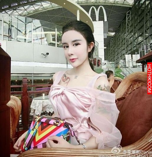 15歲少女為了愛情把自己整容的不成人形...網友嘆簡直是蛇妖...！ ...