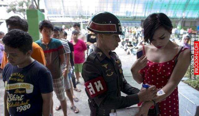 聽說泰國兵役抽籤就是素人「正妹」走紅現場，於是趕緊去看了下… ...