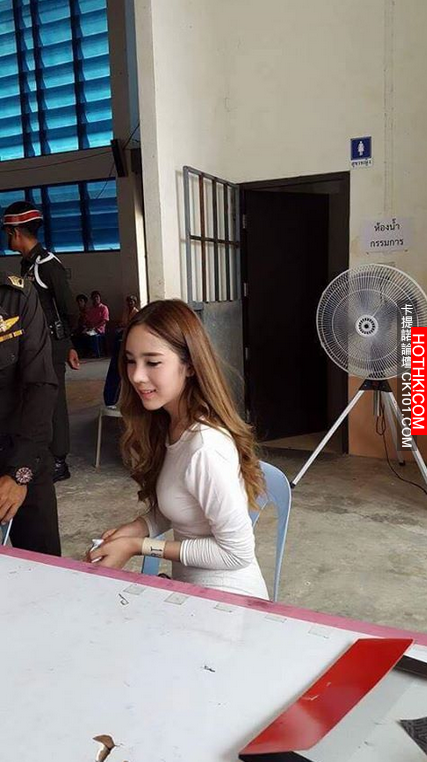 聽說泰國兵役抽籤就是素人「正妹」走紅現場，於是趕緊去看了下… ...