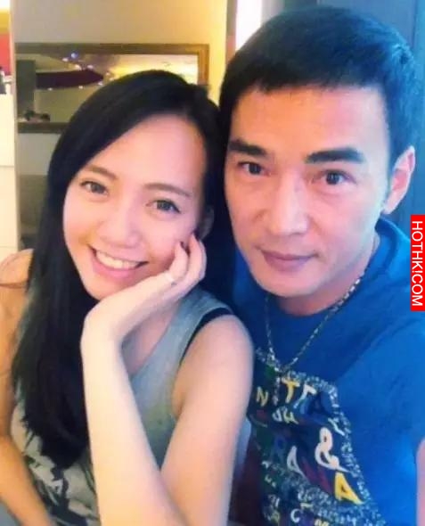 F.I.R.阿沁趕上熱潮當爸啦！和小14歲嫩妻一起挑女兒衣，樂喊：… ...