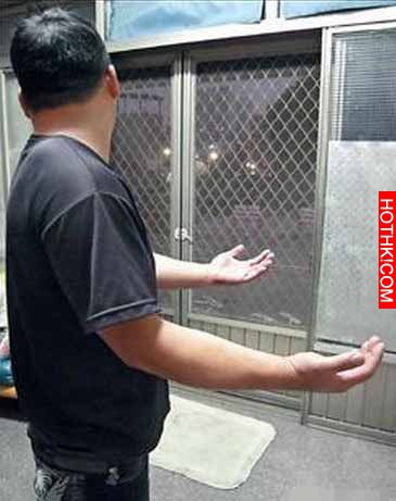 情侶吵架女裸胸跳樓，神勇搬家工神救援阿！！！