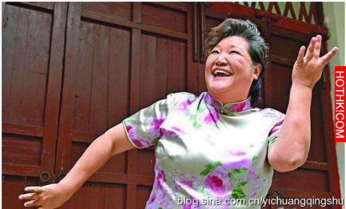 她身材堪比沈殿霞，周星馳電影中的黃金丑角，62歲或仍是處女