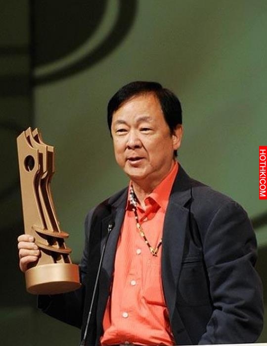 他是第一代功夫皇帝，紅過成龍，被林青霞倒追，女友小他40歲