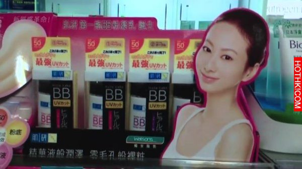 還記得這位佳人嗎？她是超模，這張傳遍全球的廣告照卻徹底摧毀了她的事業和人生！ ...