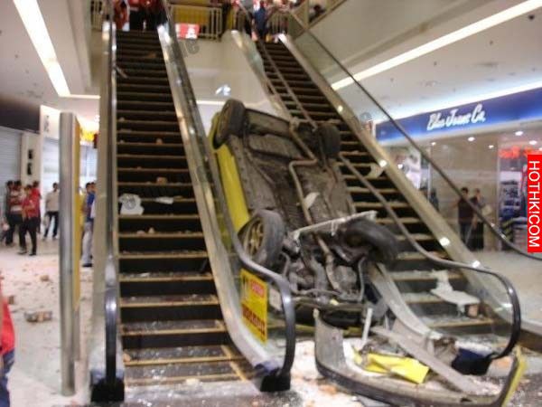 大馬購物廣場車禍