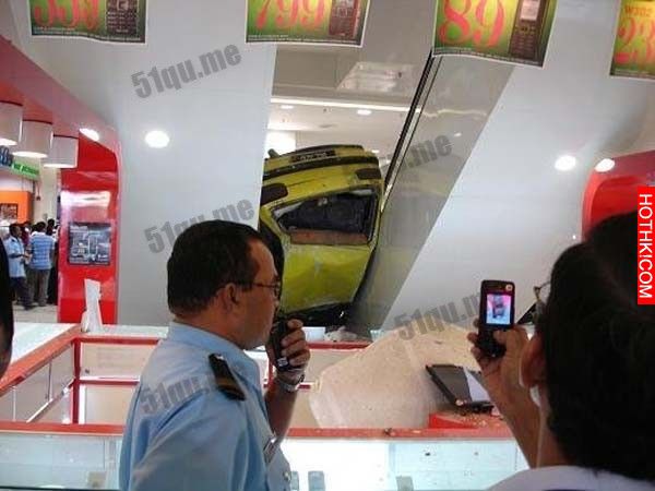 大馬購物廣場車禍