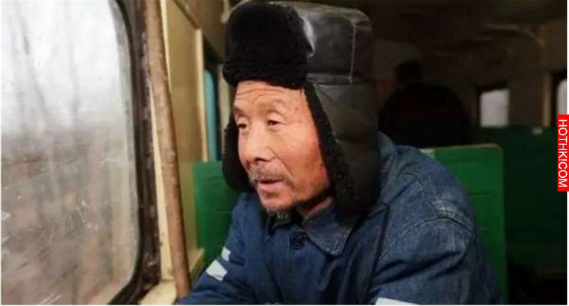 70歲老人和20歲少女在春運火車上的談話，當少女彎下腰後所有人都被震撼了！ ...