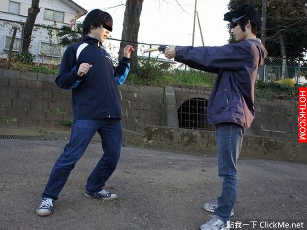 胸前的墜飾能不能擋下發射的子彈呢？他賭上了生命...下場卻讓人好難過！ ...