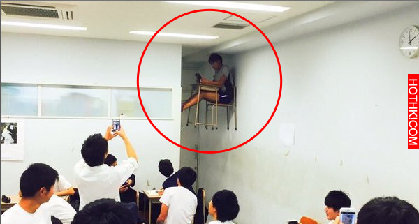 男子在教室做「這件事」讓同學紛紛拿出手機拍照！照片一上傳竟讓幾百萬名網友驚呼.... ...