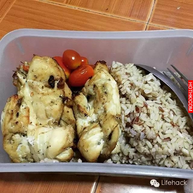 看到這位肌肉男的下半身，我徹底驚呆了！