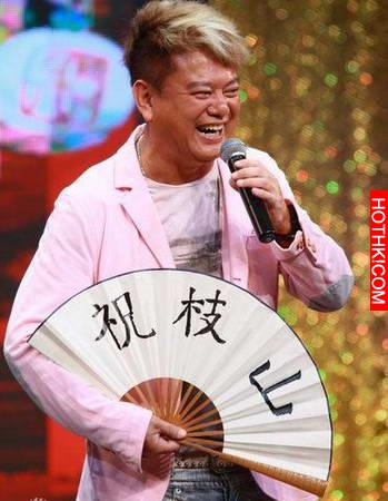 他是張學友情敵，周星馳御用配角，兩次破產，和中東海盜做交易