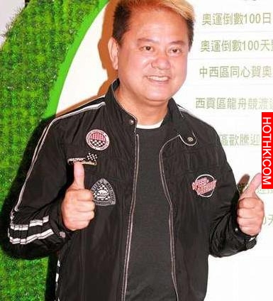 他是張學友情敵，周星馳御用配角，兩次破產，和中東海盜做交易
