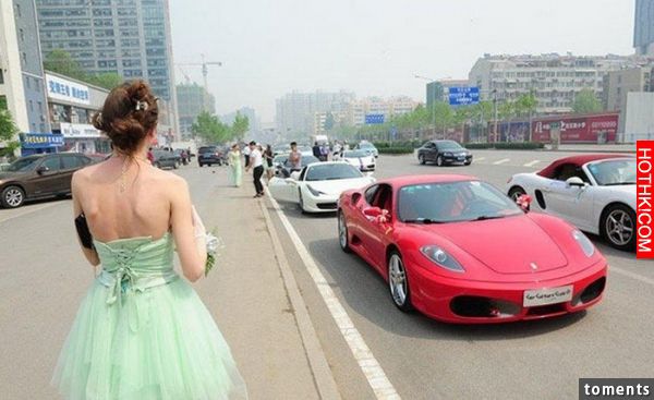 18歲土豪出動30輛豪華跑車迎娶俄羅斯美女！新娘像女神瑞沙！伴娘一排隨便一個我都可以...