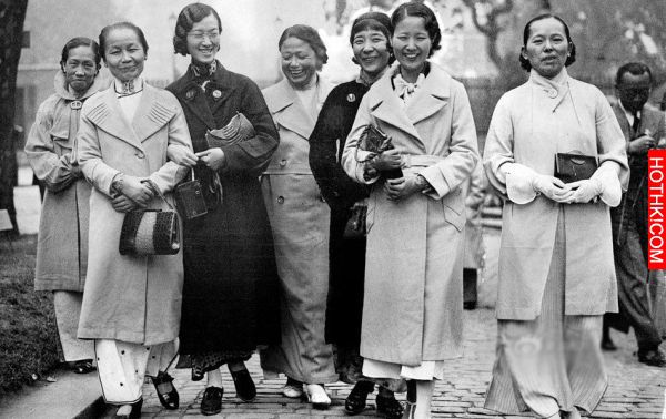 中國標準美女從優雅名媛變成假臉蛇精照片曝光,最後一張真的很誇張! ... 中國標準美女從優雅名媛變成假臉蛇精照片曝光,最後一張真的很誇張! ...