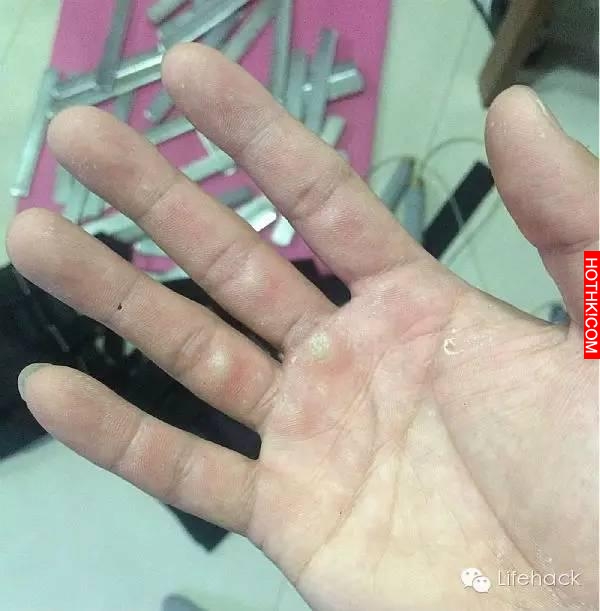 你只看到他們的肌肉，卻沒看到他們的雙手！
