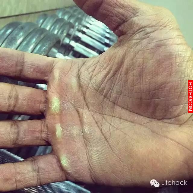 你只看到他們的肌肉，卻沒看到他們的雙手！
