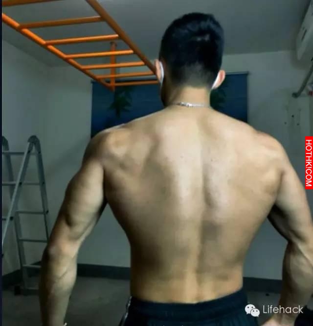 你只看到他們的肌肉，卻沒看到他們的雙手！
