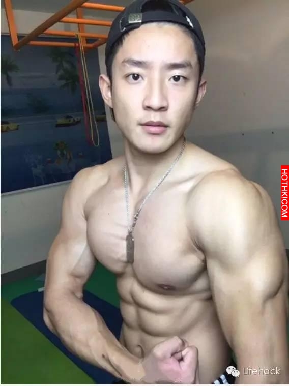 你只看到他們的肌肉，卻沒看到他們的雙手！