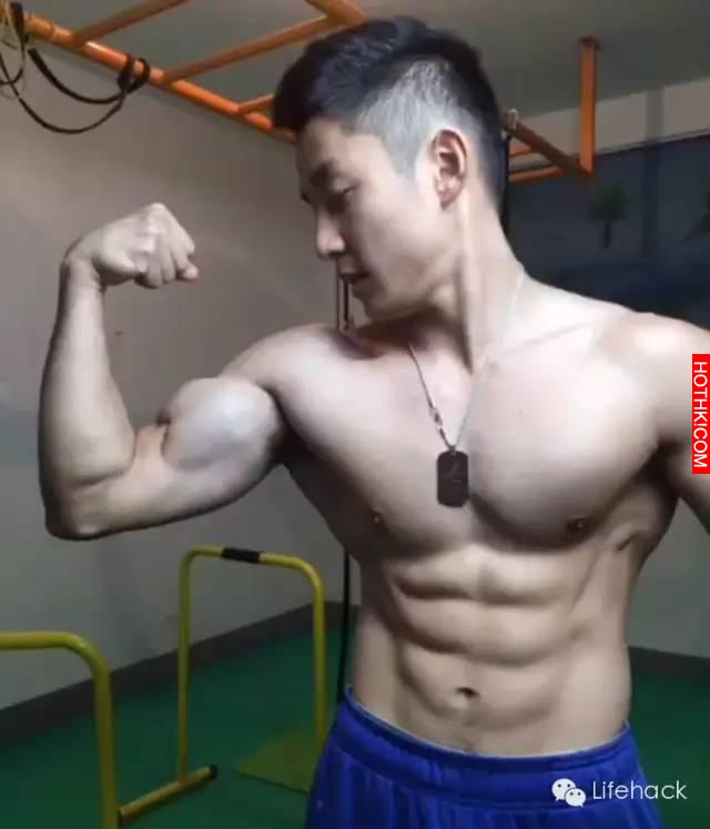 你只看到他們的肌肉，卻沒看到他們的雙手！