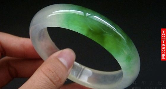 女人戴「玉鐲」有意想不到的好處! 不只對皮膚好、循環好...竟還能?!! 看完我徹底驚呆 ...