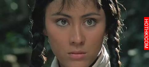 她是一代功夫女星曾勇救他人，美貌港姐卻嫁老頭，為當後媽不生育