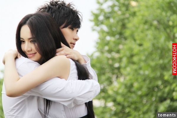 一對夫妻辦離婚，妻子把協議書撕了冷笑說：「你欠我70萬！不離！」2年後，丈夫把錢交 ...