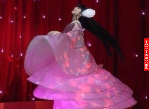 關於小彩旗：11歲一鳴驚人，15歲一炮走紅，16歲挺嚇人