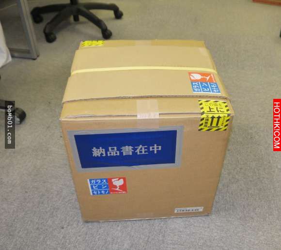 日本網友挑戰用「超巨型馬克杯」到星巴克買咖啡，最後證明店員真的太專業了！ ...