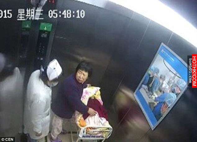 這名護士想要把嬰兒推出病房一旁的奶奶卻立刻拒絕，原來她早就用睿智的眼神看破了一切 ...