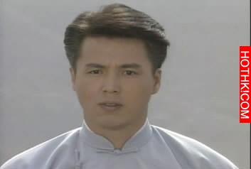 他曾是台灣首席小生,卻為酒窩美女拋棄糟糠,急流勇退成億萬富豪