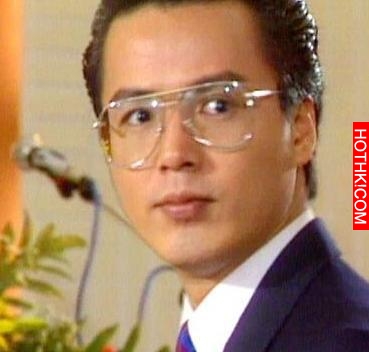 他曾是台灣首席小生,卻為酒窩美女拋棄糟糠,急流勇退成億萬富豪