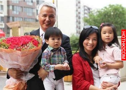 他曾是台灣首席小生,卻為酒窩美女拋棄糟糠,急流勇退成億萬富豪