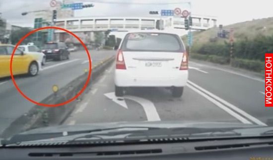 只因為你「只想到自己」！差一秒害別車天人永隔....畫面嚇到差點噴尿！ ...