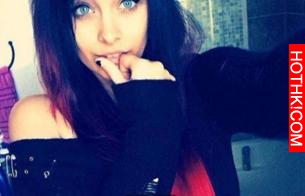 邁克傑克遜的女兒已經17歲，現在的模樣看一眼就有戀愛的感覺！