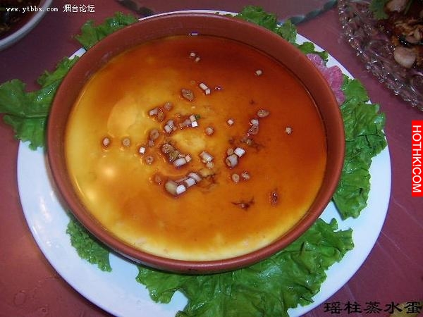 他在雞蛋上用刀劃了幾道裂痕，竟然加入汽水後，一道超神奇超好吃的雞蛋料理就完成了.. ...