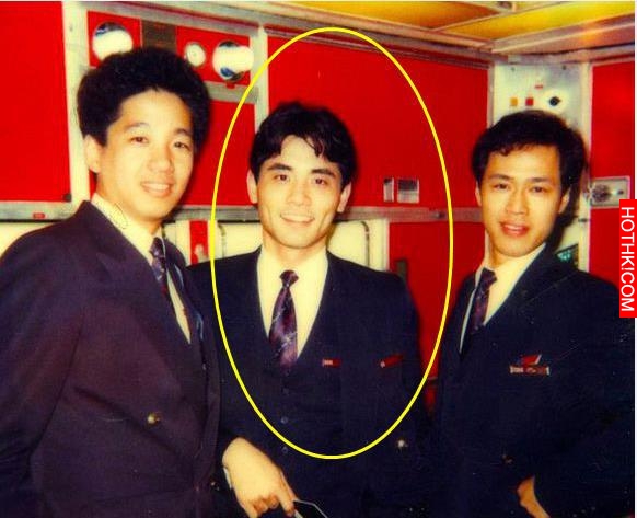 他曾是空少，32歲出道，顏值爆表演技精湛，年過半百卻孤家寡人