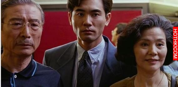 他曾是空少，32歲出道，顏值爆表演技精湛，年過半百卻孤家寡人
