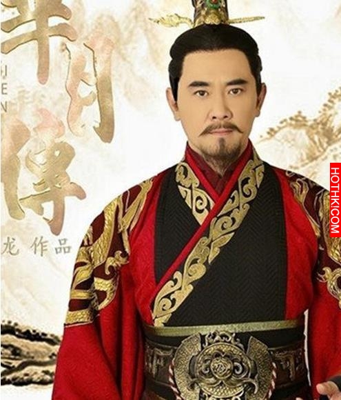 他曾是空少，32歲出道，顏值爆表演技精湛，年過半百卻孤家寡人