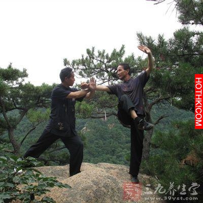 男人七十歲還精力旺盛只因堅持這個動作